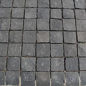 Natuursteen keien TB basalt Rion 14x14x5/7 cm Antraciet