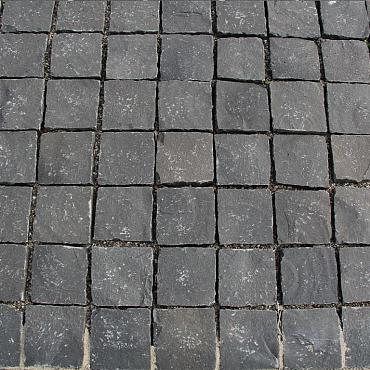 Natuursteen keien TB basalt Rion 14x14x5/7 cm Antraciet